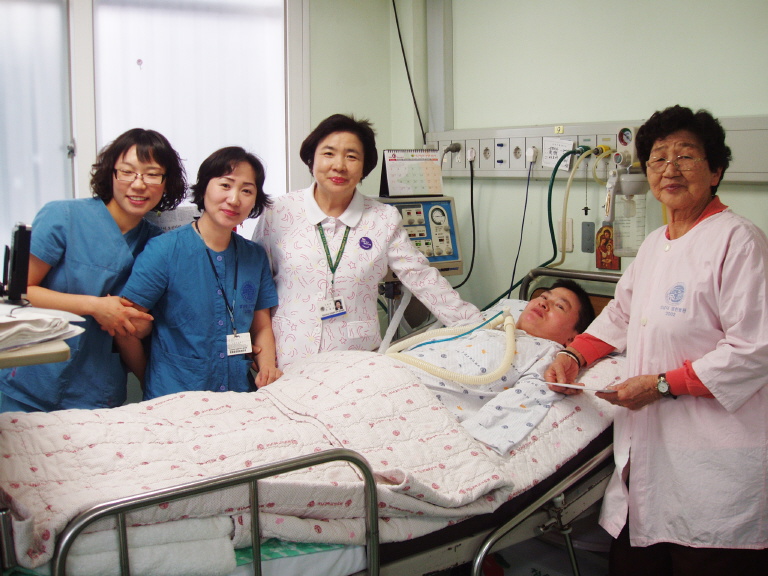 [경북 병원간호사회]대지역 사회사업 성금 전달 - NURSE 이미지